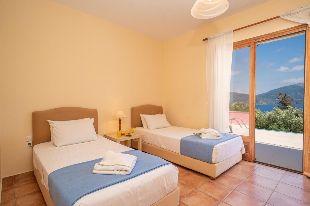 Helios Sea View & Private Pool Near Vilă