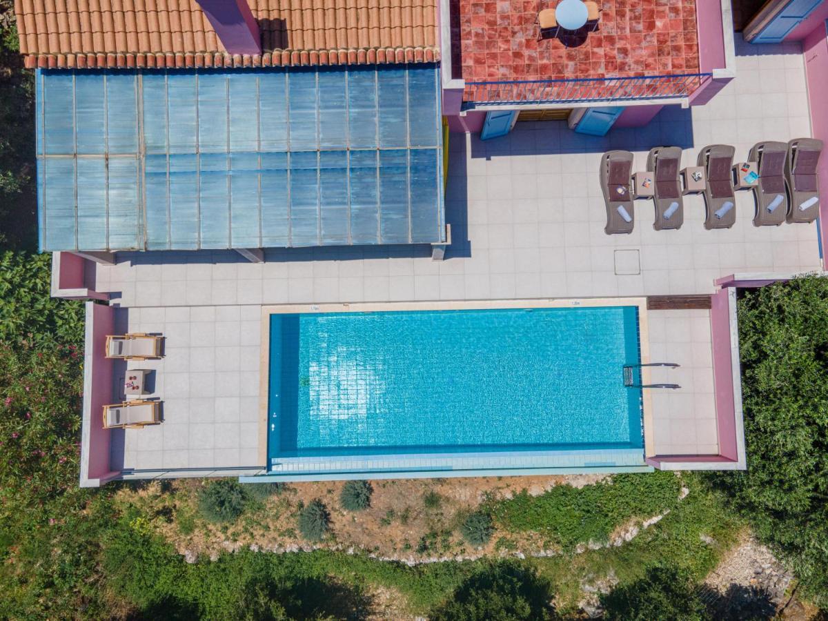 Helios Sea View & Private Pool Near Vilă
